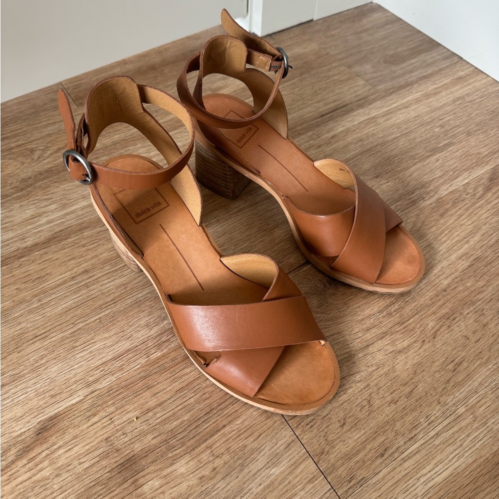 Dolce Vita brown leather sandals